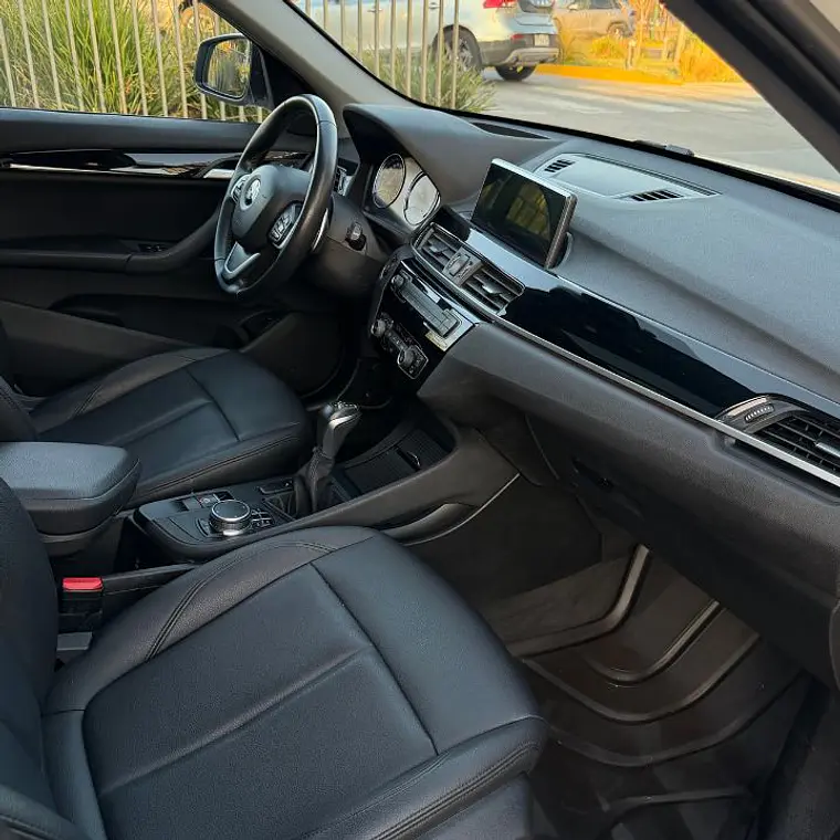 BMW X1 SDRIVE18D LUXURY 2.0 17