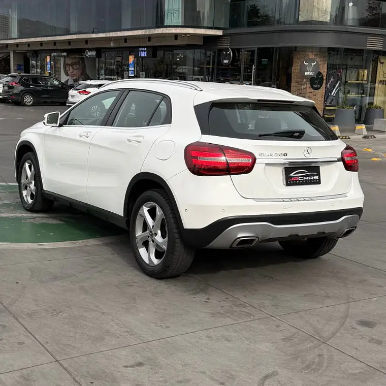 MERCEDES BENZ GLA 200 1.6 2019 7