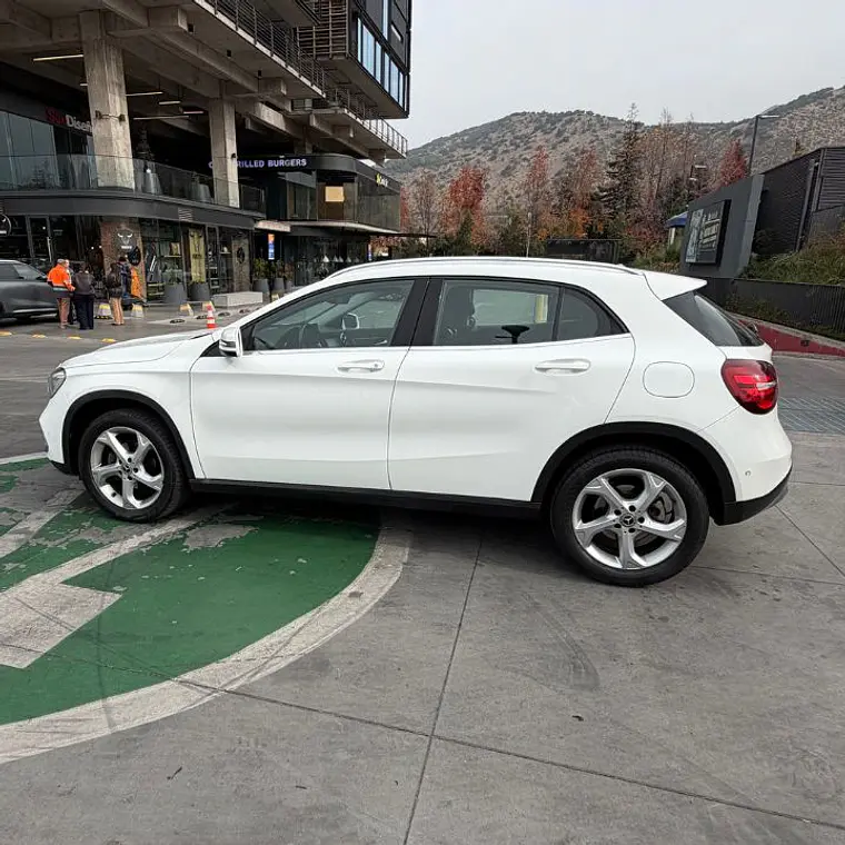 MERCEDES BENZ GLA 200 1.6 2019 9