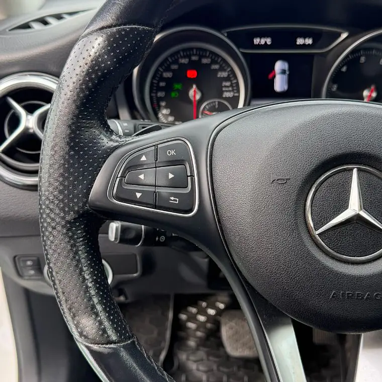 MERCEDES BENZ GLA 200 1.6 2019 15