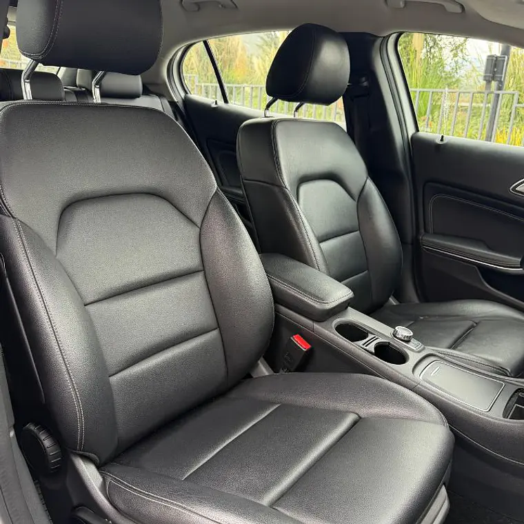 MERCEDES BENZ GLA 200 1.6 2019 18
