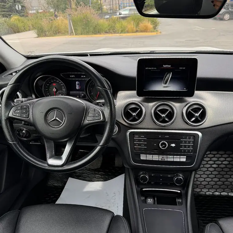 MERCEDES BENZ GLA 200 1.6 2019 12