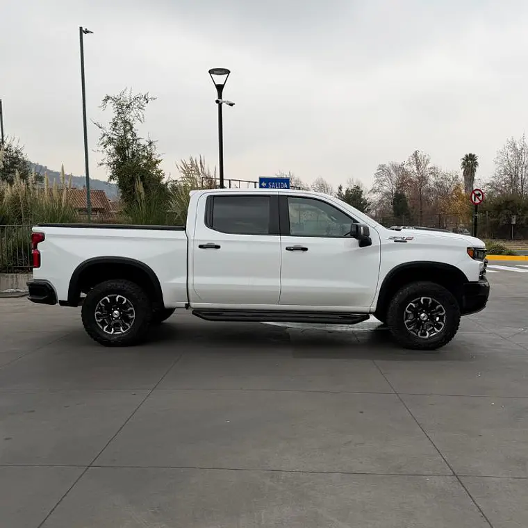CHEVROLET SILVERADO SILVERADO CC 6.2L AT10 4X4 2023 8