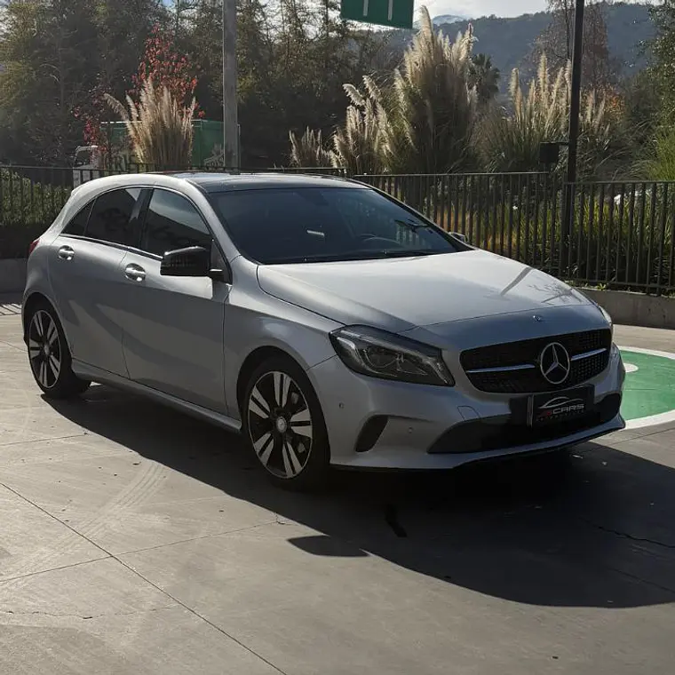 MERCEDES BENZ A200 D 2.0 2017   3