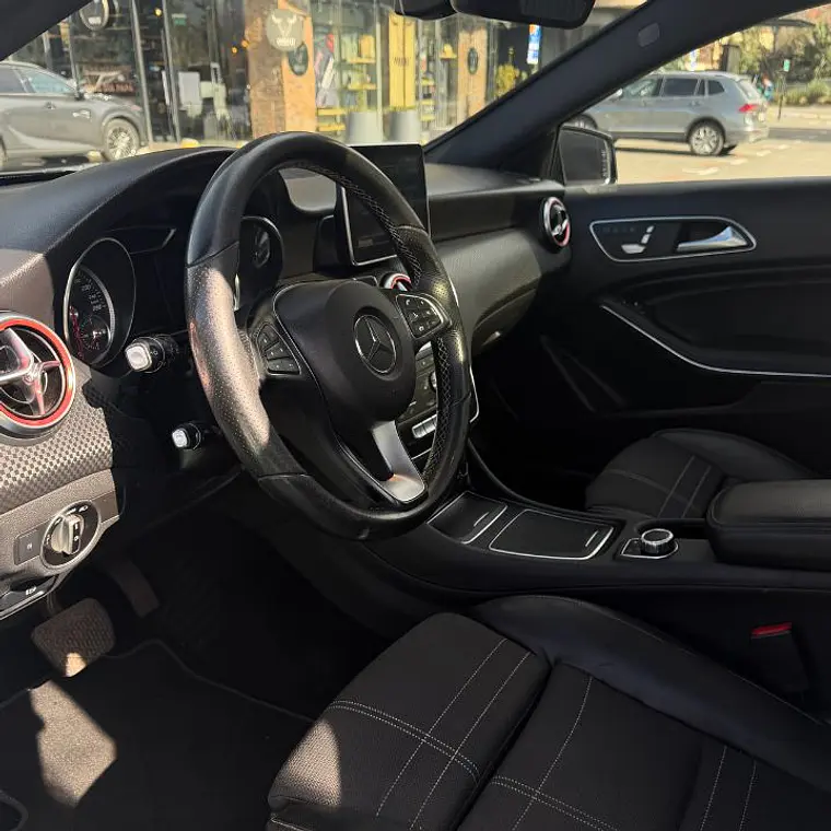 MERCEDES BENZ A200 D 2.0 2017   9