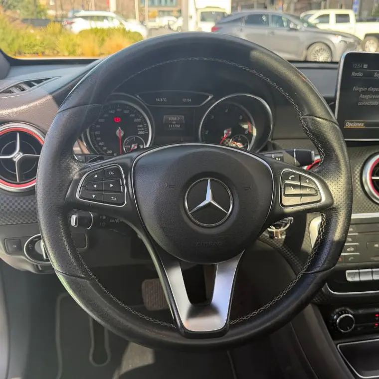 MERCEDES BENZ A200 D 2.0 2017   10