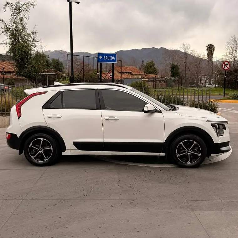 KIA NIRO LX HEV GDI 1.6 2023 8