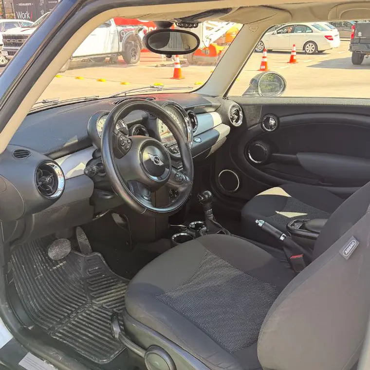 MINI COOPER HATCHBACK 1.6 2012 10