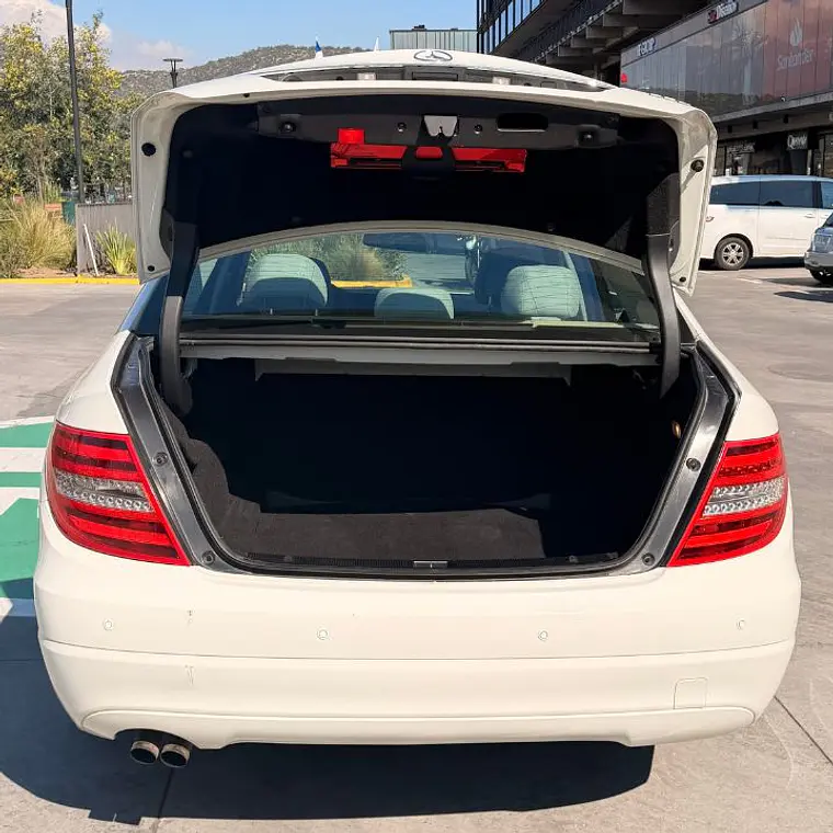 MERCEDES BENZ C180 CGI BLUE EFFICIENCY 2012 23
