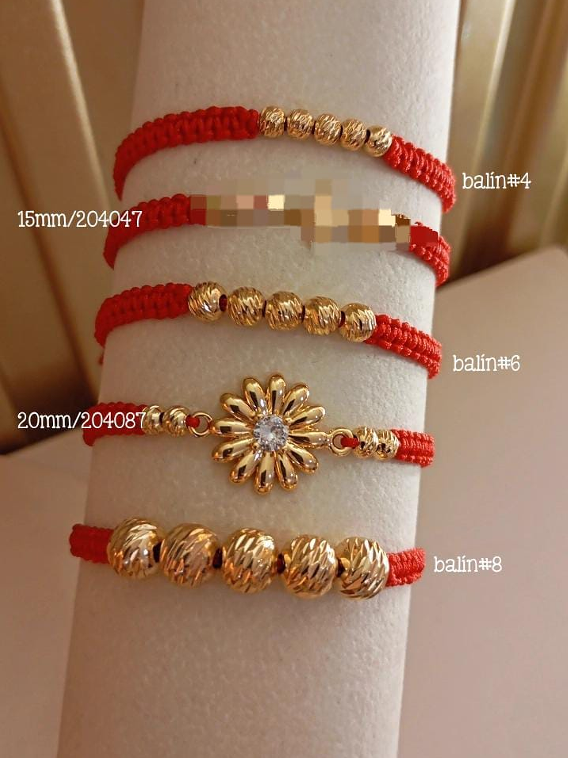 PULCERAS CON BORDADO + DIJES - ORO LAMINADO 1