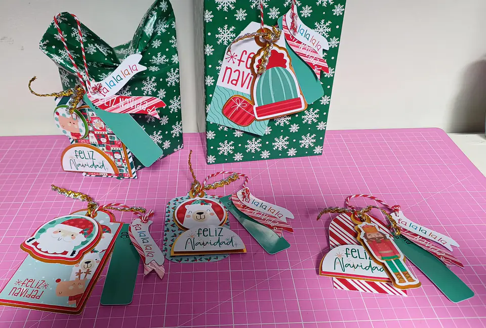 Tag Navideños en papel 3D pack 10 unidades 5
