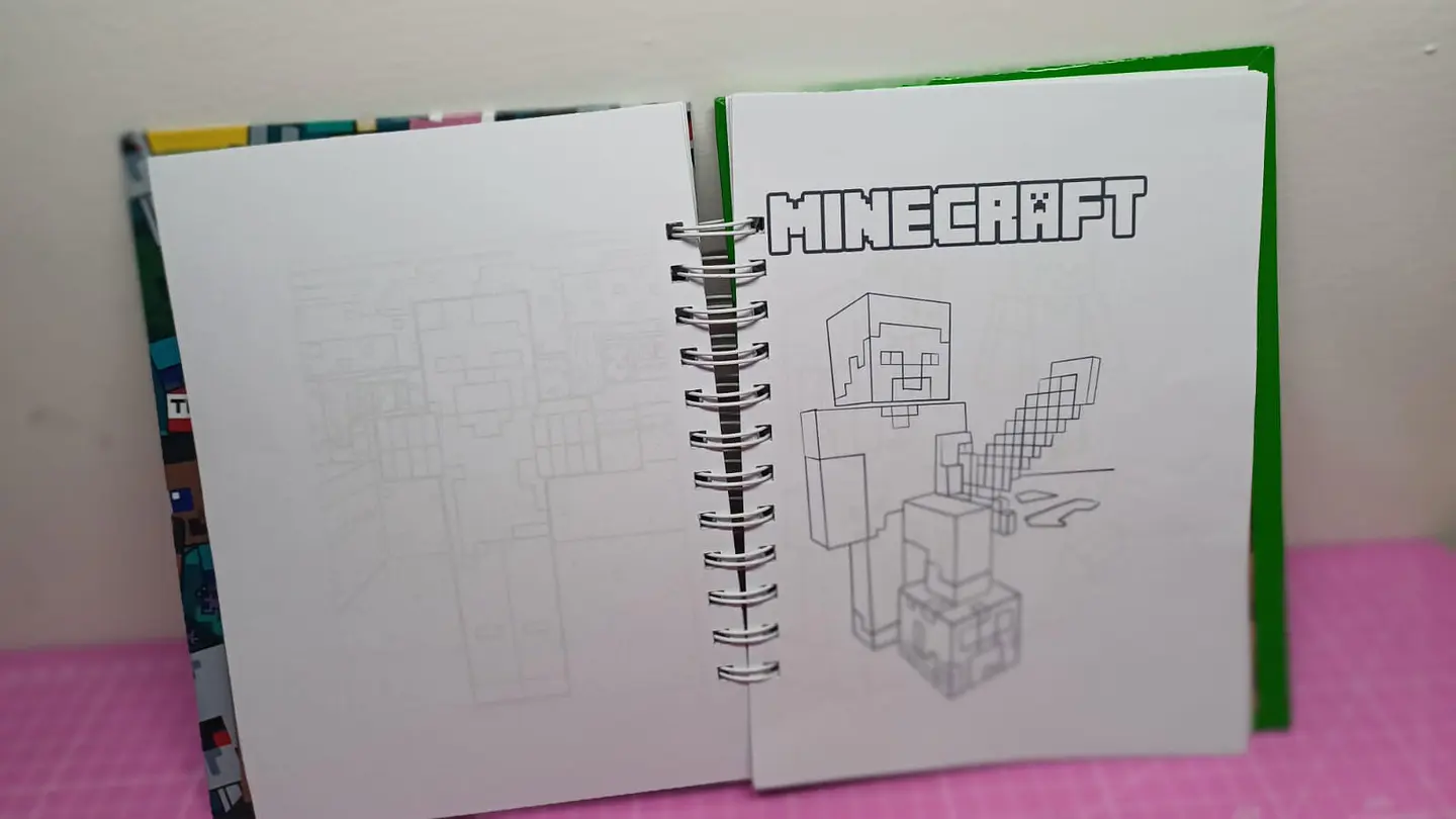 Libro para Colorear de Minecraft amigos tamaño a5 4