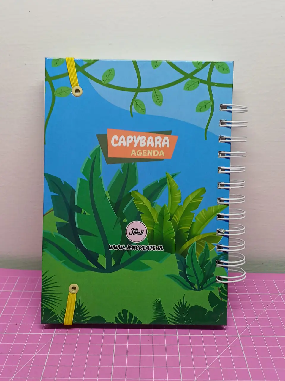 Capybara Agenda Fechada tamaño a5 110 hojas 8
