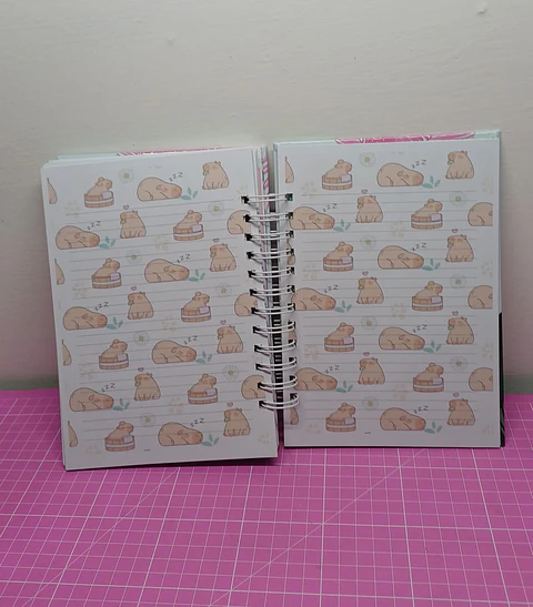 Capybara Rosa Agenda sin fecha tamaño a5 110 hojas