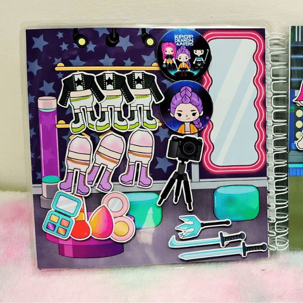 Huntrix Guerrreras K-Pop y Saja Boys Libro Interactivo de 10 paginas piezas con velcro 9