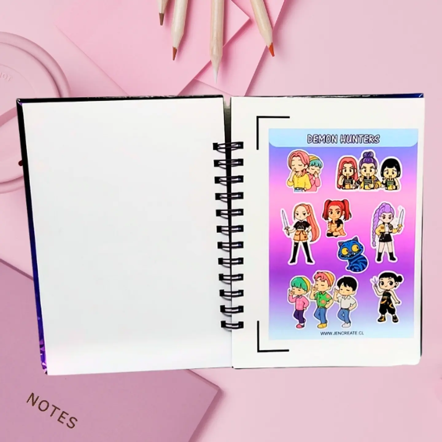 Huntrix Guerreras K-POP Libro para colorear y recortar 32 hojas Interactivo 3