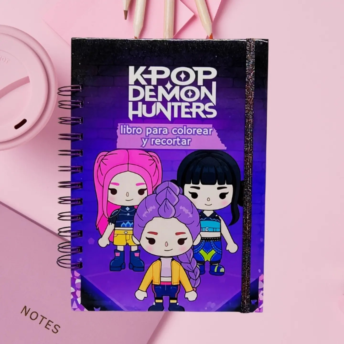 Huntrix Guerreras K-POP Libro para colorear y recortar 32 hojas Interactivo 1