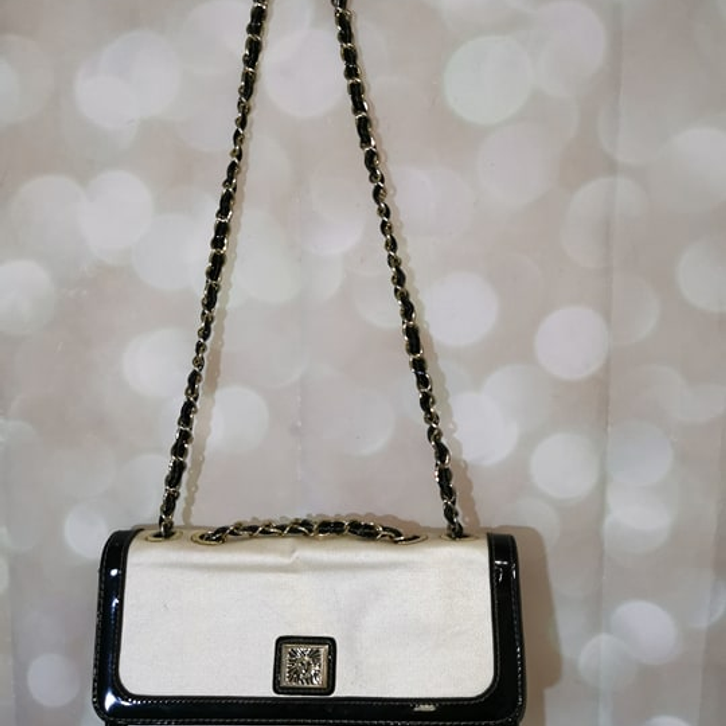 Cartera Cadena Ajustable Charol ANNE KLEIN  2