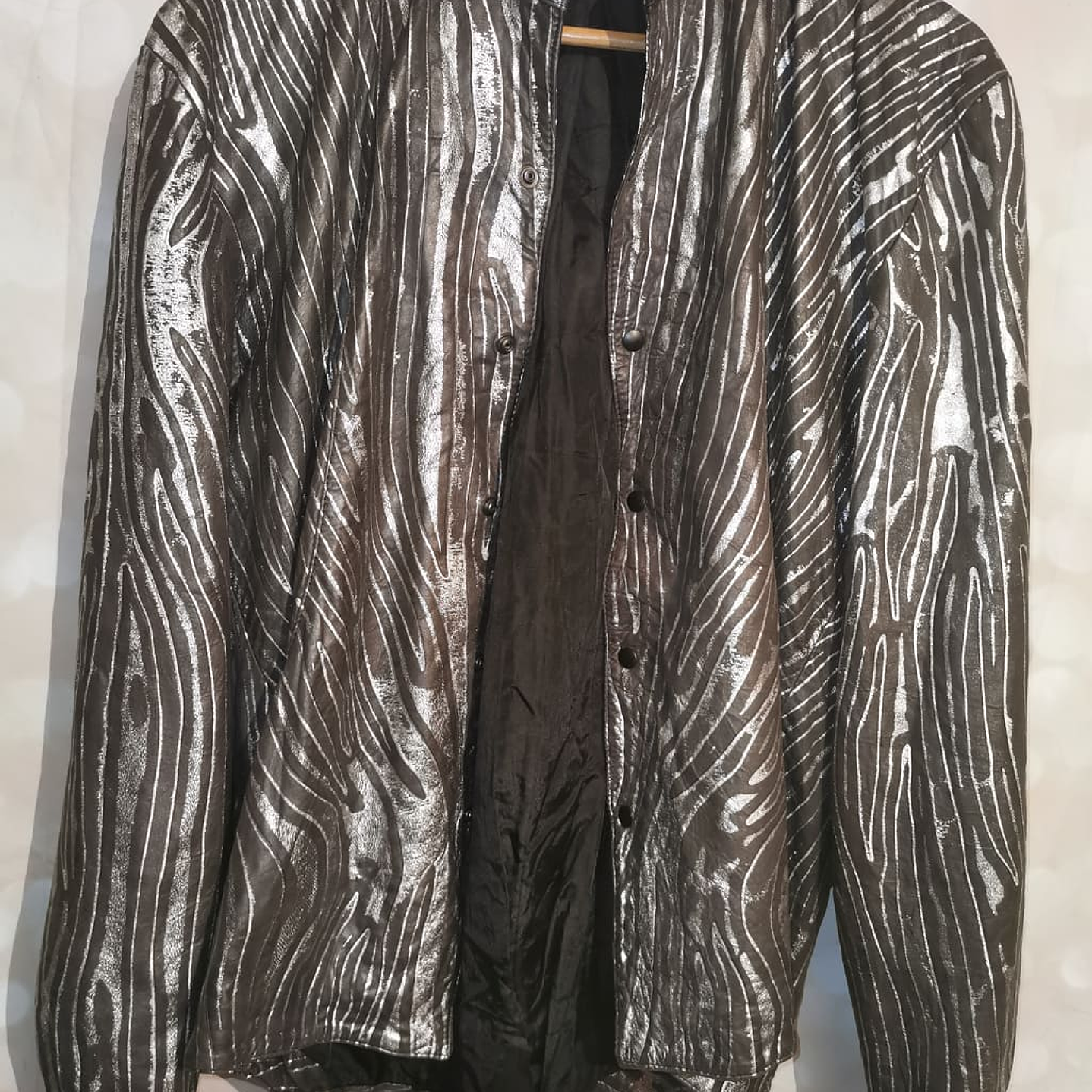 Chaqueta Ecocuero Diseño Zebra Plata Oversized (XL) 3