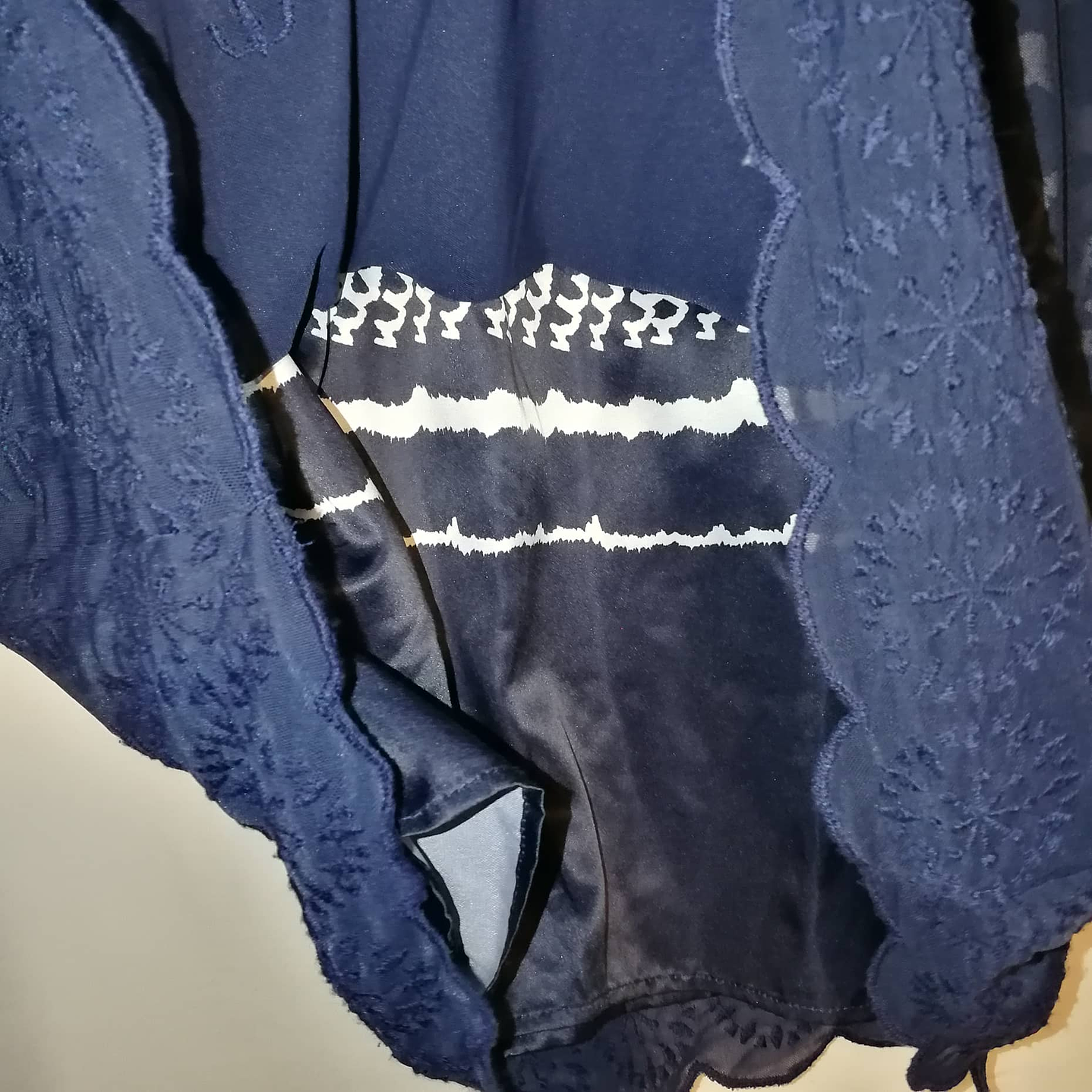 Falda Sedosa con Malla y Bordados DESIGUAL (M) NUEVO 5