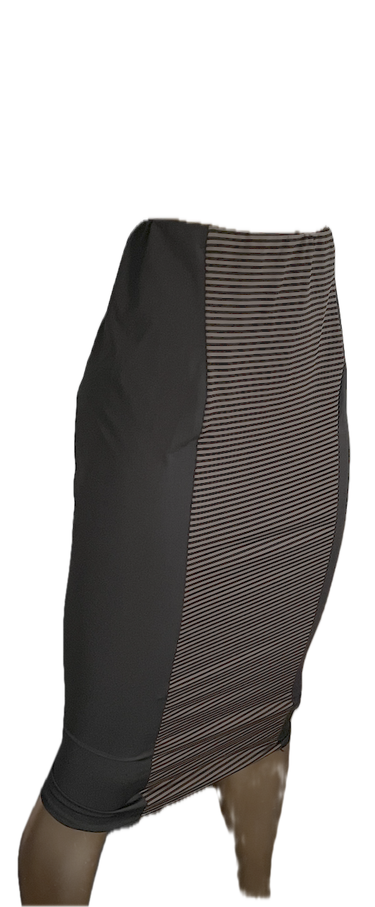 Falda Tubo Stretch Tamarah Pannel Midi BOOHOO (S) NUEVO CON ETIQUETAS 6