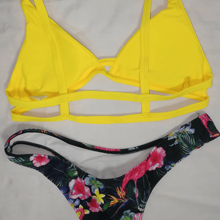 Bikini Diseño Calzón Pierna Alta SHEIN (S-M) NUEVO 1