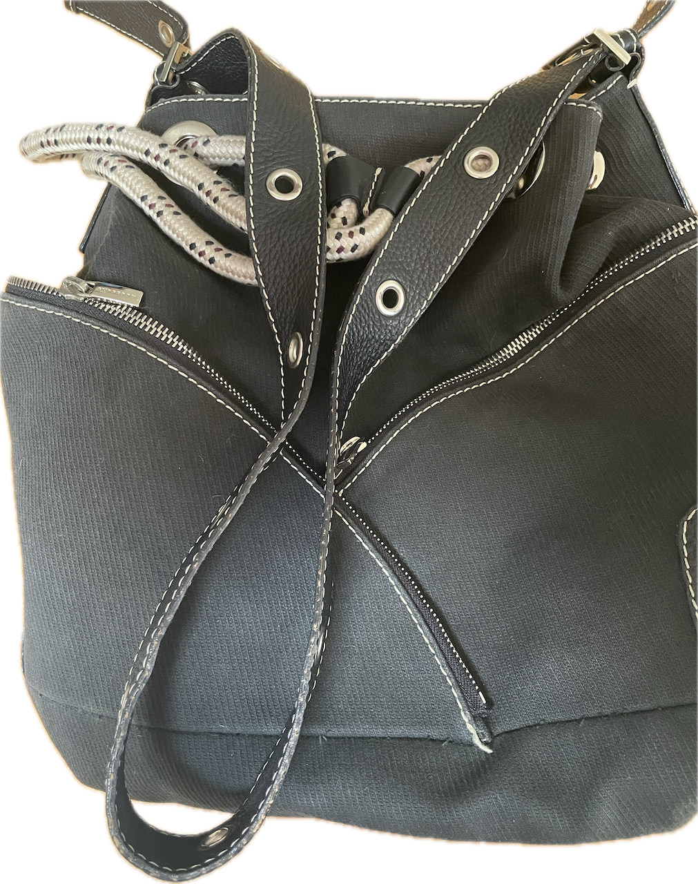 Cartera Bucket Canvas Drawstring BURBERRY  11