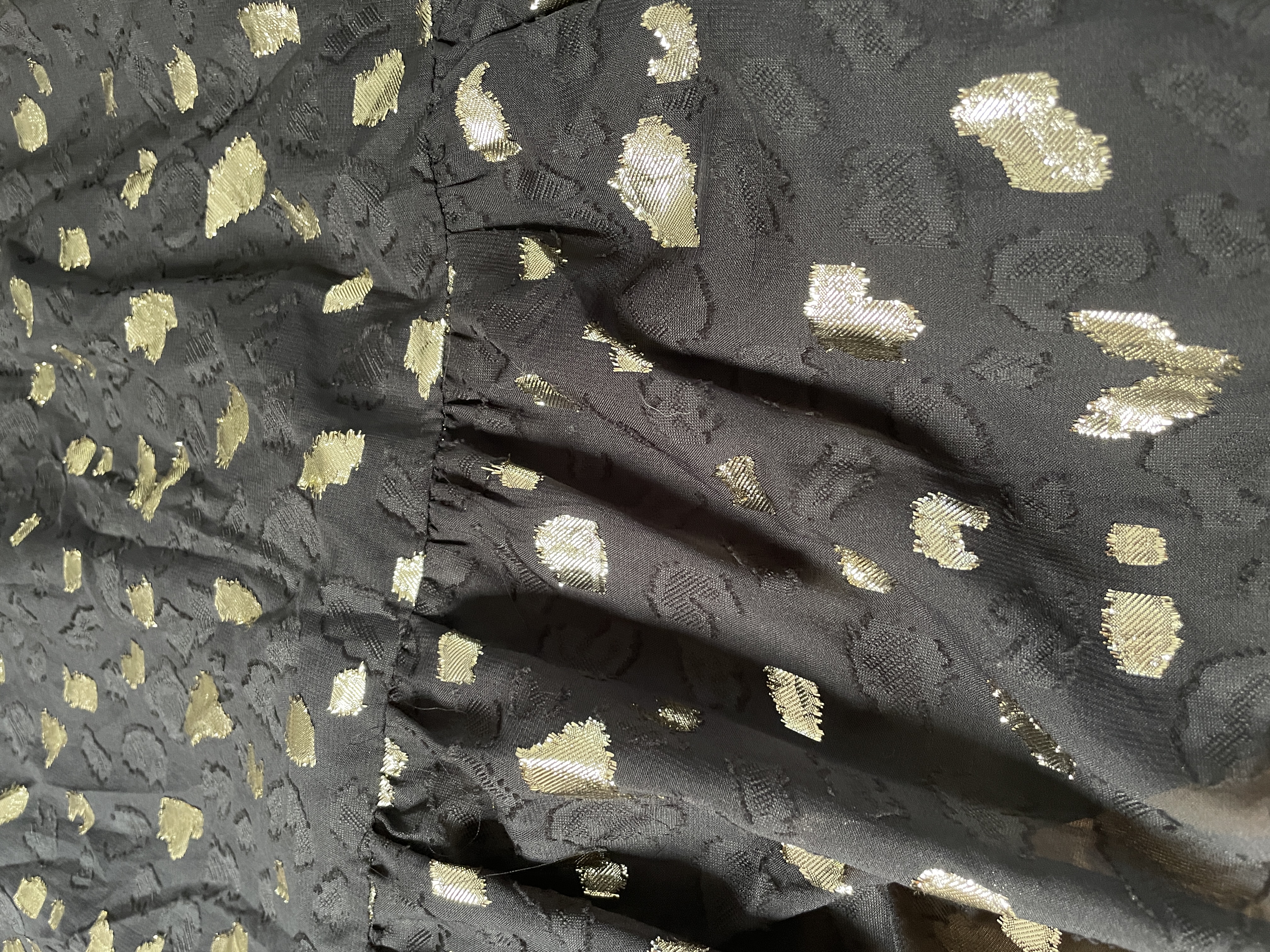 Vestido Manga Balloon Chiffón Gold Metallic MYLEENE KLASS 3