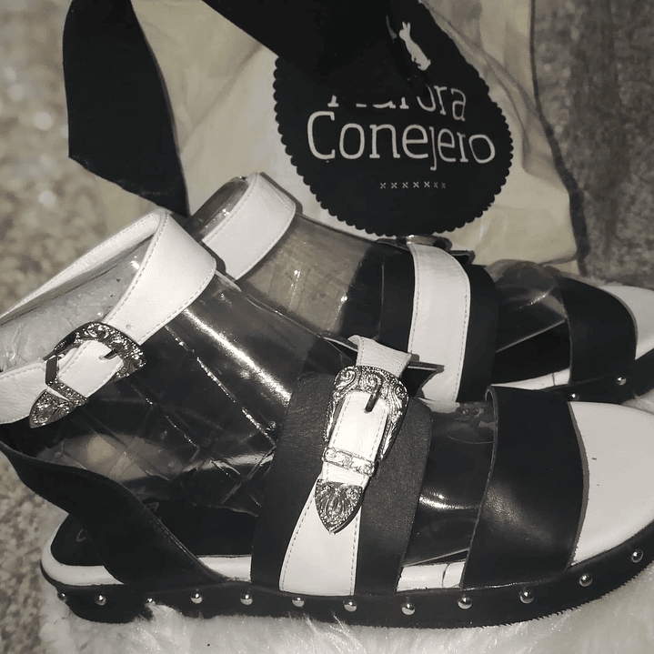 Chalas Cuero Blanco Negro Hebilla AURORA CONEJERO (39-40) NUEVO  3