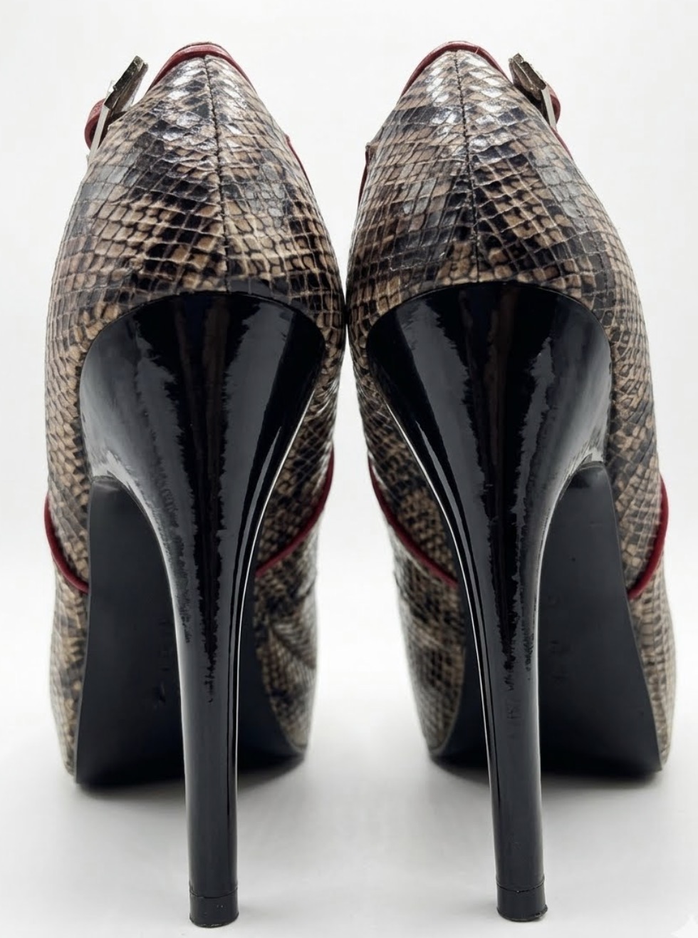 Zapatos Taco Alto Snake Print PeepToe Platform GUESS (37.5) COMO NUEVO 4