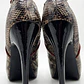 Zapatos Taco Alto Snake Print PeepToe Platform GUESS (37.5) COMO NUEVO - Miniatura 4