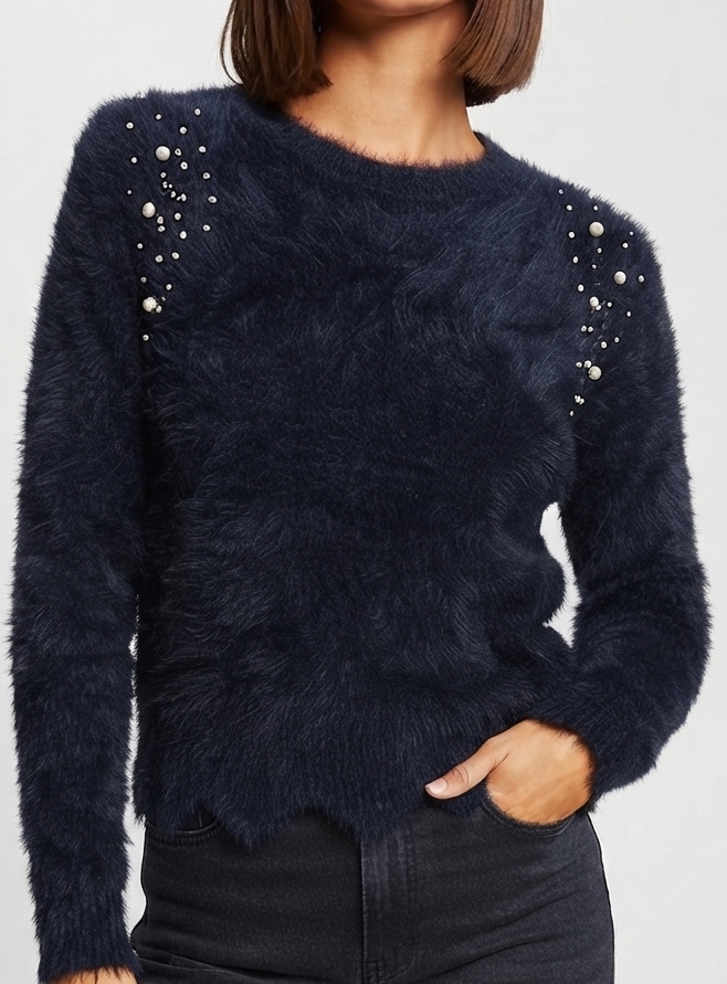 Suéter de Peluche con Adornos de Perlas (M) / SHOWROOM 1