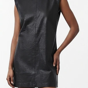 Vestido Efecto Cuero ZARA (S. M.) SHOWROOM