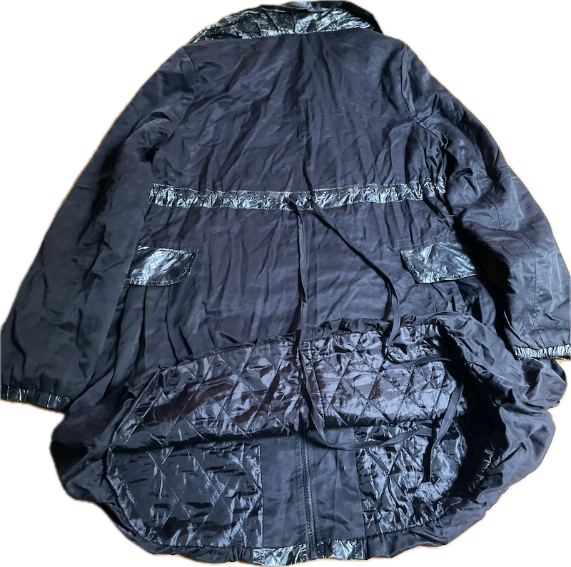 Parka Abullonada Estilo Japones Detalles Acharolados (S)  4