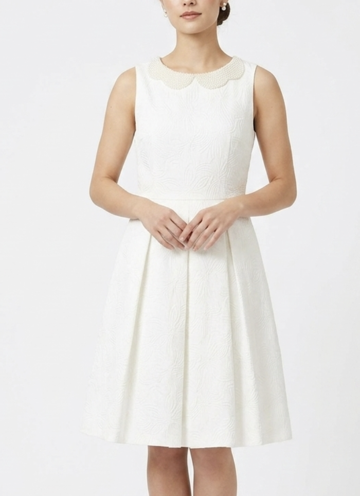 Vestido Cóctail Jacquard Texturizado Cuello Perlas TAHARI ARTHUR S. LEVINE (M) SHOWROOM 1