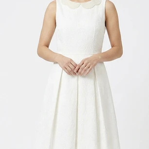Vestido Cóctail Jacquard Texturizado Cuello Perlas TAHARI ARTHUR S. LEVINE (M) SHOWROOM