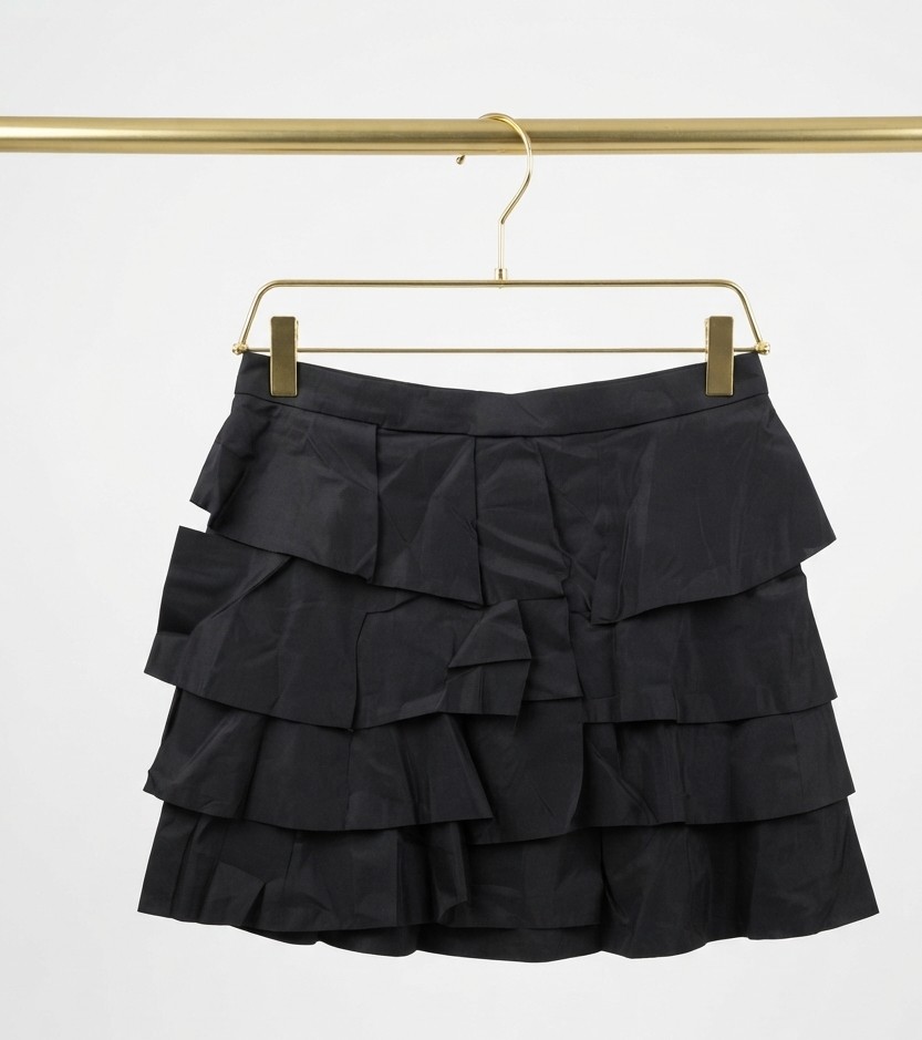 Minifalda Negra con Volantes en Capas WET SEAL (M) SHOWROOM 2