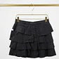Minifalda Negra con Volantes en Capas WET SEAL (M) SHOWROOM - Miniatura 2