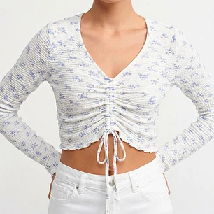 Top Crop Manga Larga  Flor de Cerezo Fruncido HOLLISTER (M) NUEVO CON ETIQUETAS