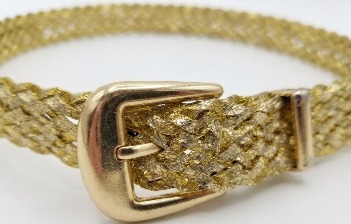 Cinturón Trenzado Fino Dorado Brillante con Puntera y Hebilla Metálica SHOWROOM 1