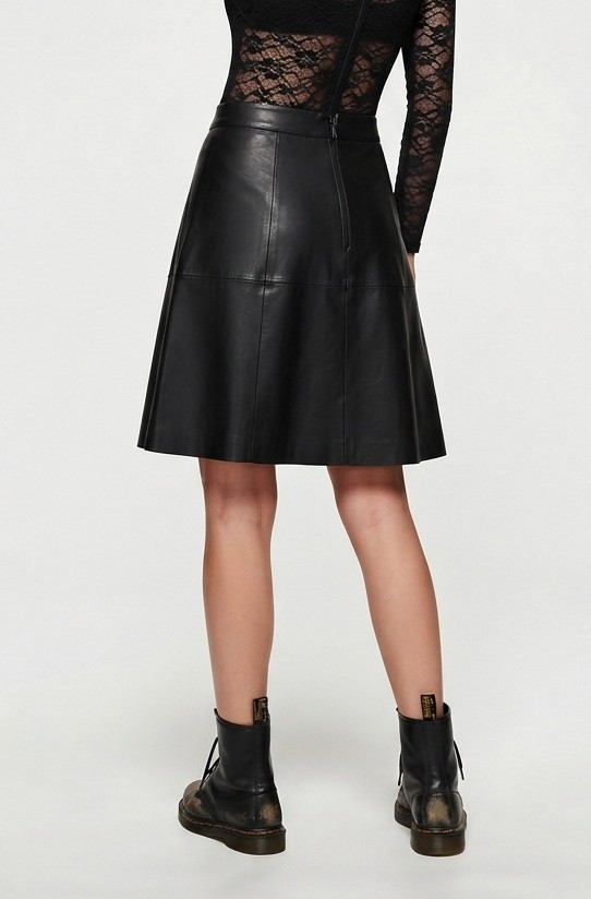 Falda Corte A Tiro Alto Ecocuero SHEIN MOD (XS) NUEVO 2