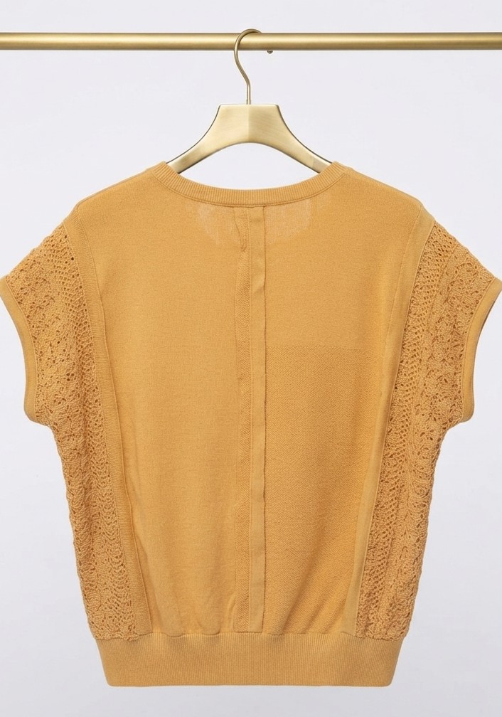 Polera Manga Corta con Calado Lateral FRAYE (M) SHOWROOM 2