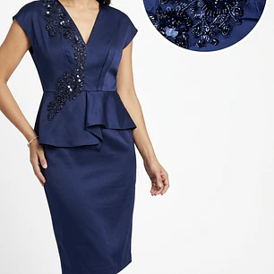 Vestido Cóctail Satín Pedrería Drapeado AIDAN MATTOX (M) NUEVO CON ETIQUETAS