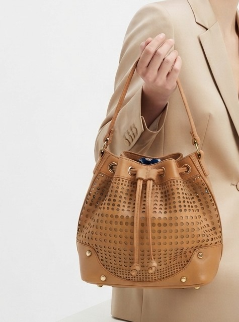 Cartera Bucket Bag 100 % Cuero BCBGENERATION  1