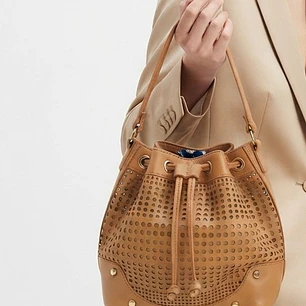 Cartera Bucket Bag 100 % Cuero BCBGENERATION 