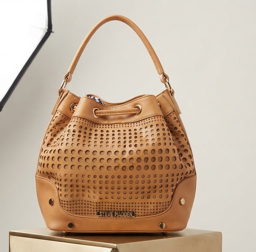 Cartera Bucket Bag 100 % Cuero BCBGENERATION  3