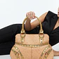 Cartera Estilo Y2K Nude Rosa Pálido Grabado Avestruz y Tachas Doradas NUEVO - thumbnail 1