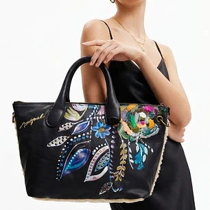 Bolso Negro Borde Efecto Borrego / Bordados Florales y Grafiti 