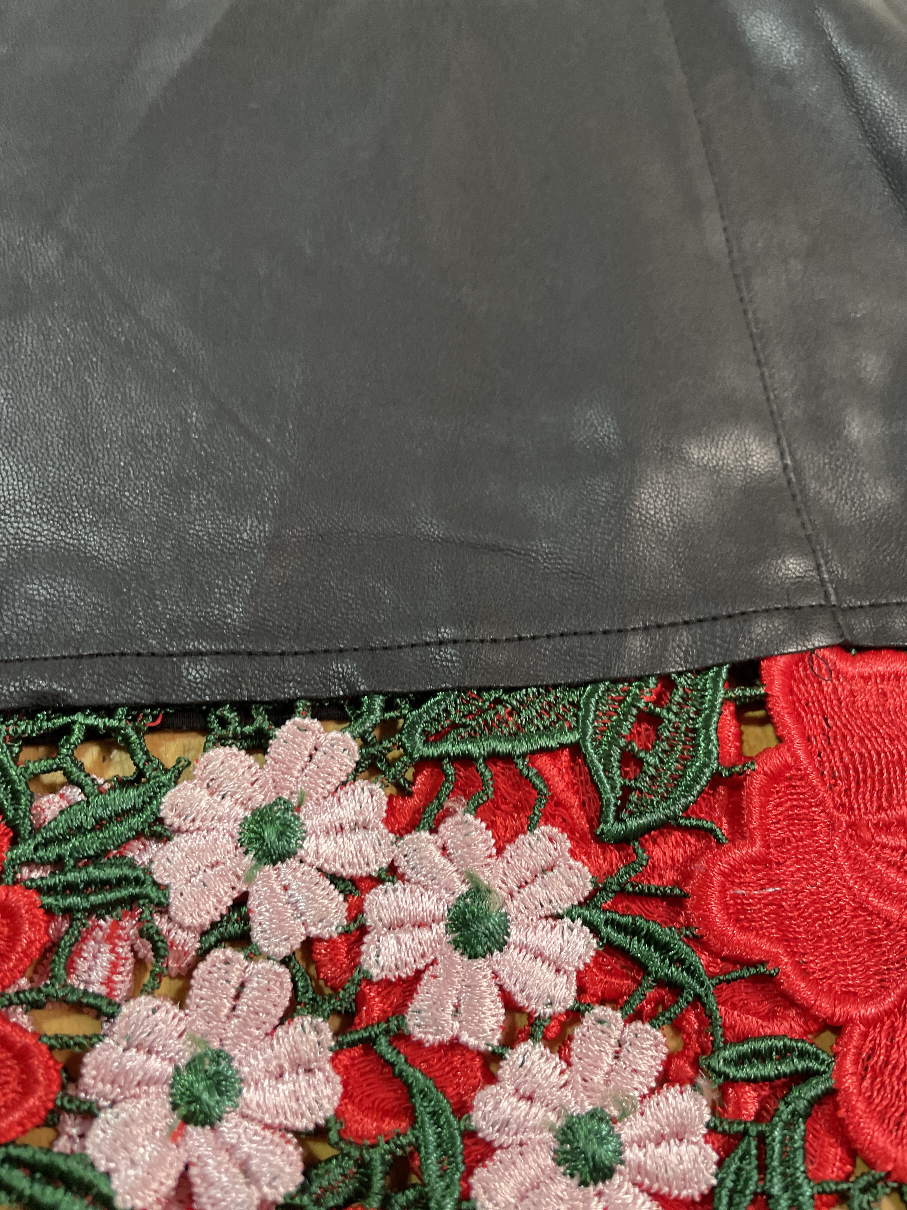 Vestido Lencero Ecocuero Encaje Flores ZARA (S) NUEVO  3