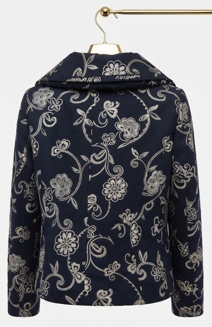 Chaqueta Blazer Brocada Negra con Bordado Floral Dorado y Cuello Envolvente BASLER (M-L) SHOWROOM 3